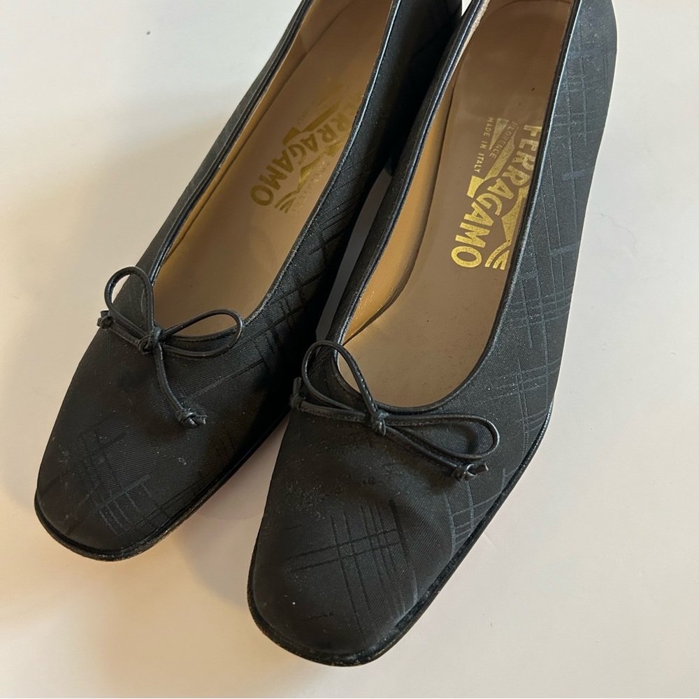 Salvatore Ferragamo Black ballerina Heels with Bow Detail